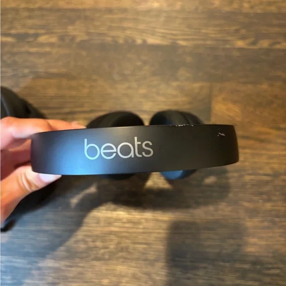 Beats Solo3 Wireless On-Ear Headphones